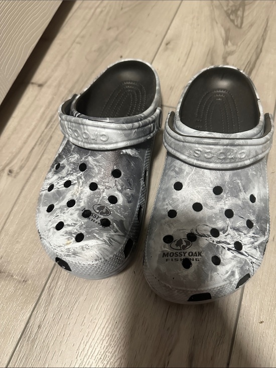 CROCS Shoes - Mossy Oak women’s ' Marble Gray Slip-On Clogs